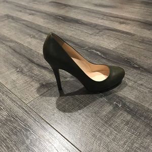 Marc Fisher green heels